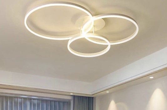 Стельова LED люстра в білому кольорі на 3 кільця