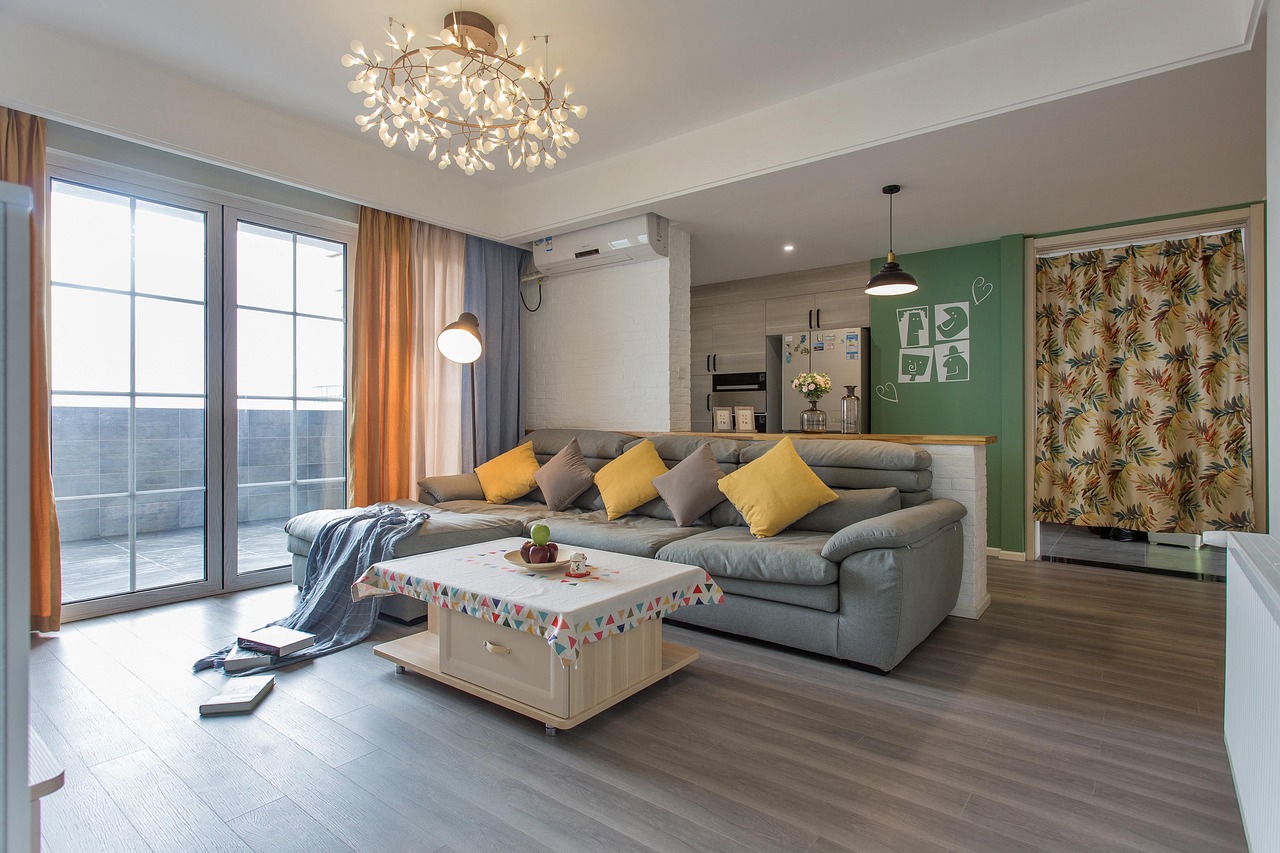 Інтеграція люстри в розумний дім