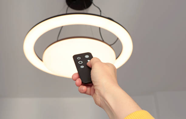 Люстра для розумного дому