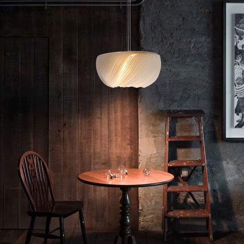 Витончений білий світильник з декоративними пелюстками Ø 40 см