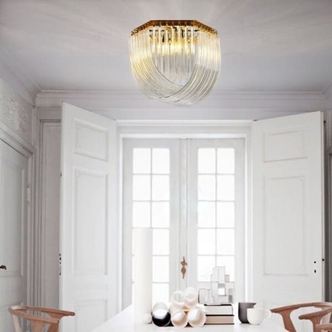 Стельова люстра Newport із закрученими скляними трубками у золотому каркасі Ø 50 см