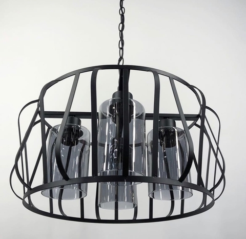 Современный светильник в корпусе черного цвета на 4 плафона