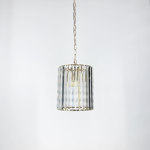 Кришталева люстра у золотому каркасі 