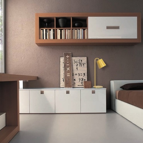 Настольный светильник в желтом корпусе металл