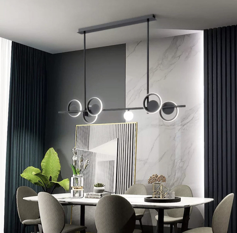 Видовжена чорна люстра із світлодіодними латунними кільцями 120 см