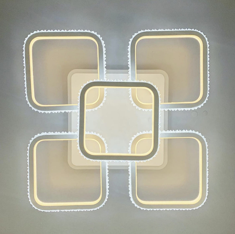 Стельова світлодіодна люстра в корпусі білого кольору з RGB підсвіткою