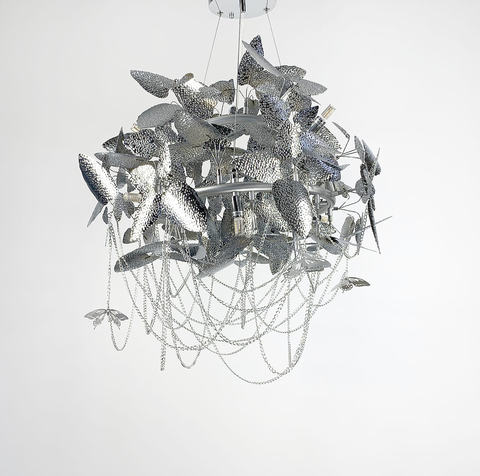 Люстра в стилі Серпента з ніжними метеликами у хромованому корпусі