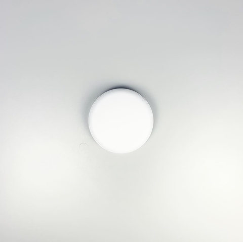 Накладний світильник круглої форми d15 см