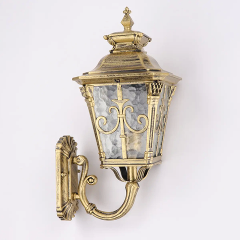 Ліхтар вуличний у каркасі застаріле золото