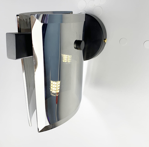 Бра в черном каркасе и с черными пластинами