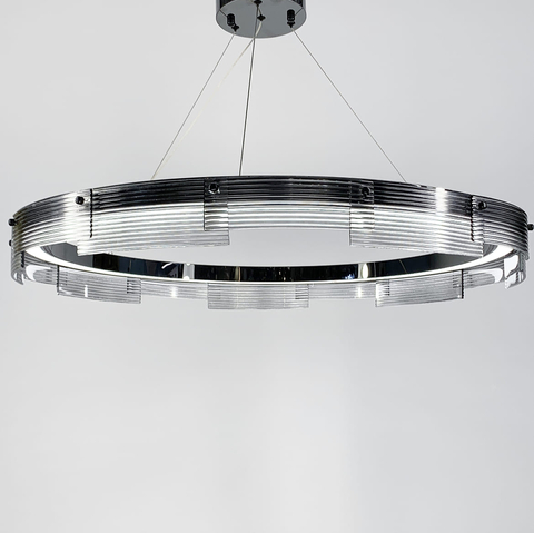 Підвісна люстра в корпусі чорний хром