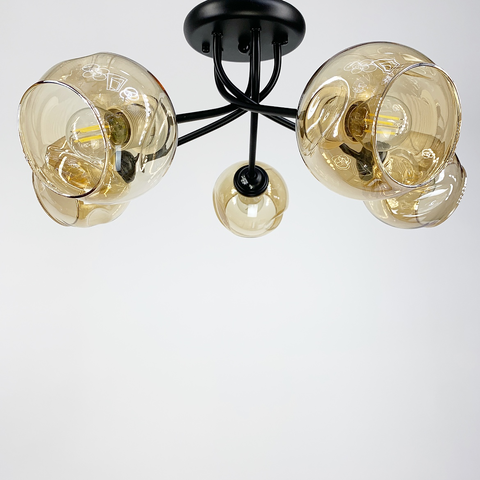 Люстра на плафонах для низьких стель