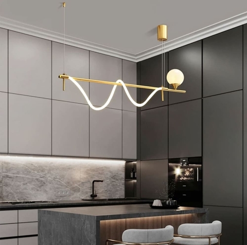 Современная удлиненная люстра Sniki с неоном в латунном корпусе 120 см