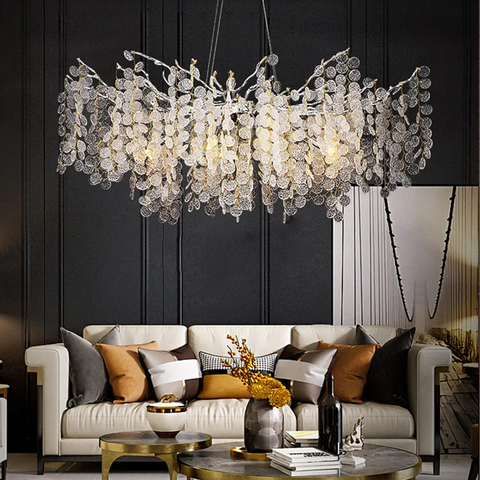 Срібна люстра з білими підвісками у видовженому корпусі 120х60 см