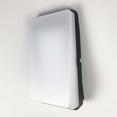 Фасадный светильник прямоугольной формы