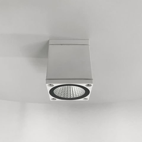 Вуличний стельовий білий світильник прямокутної форми