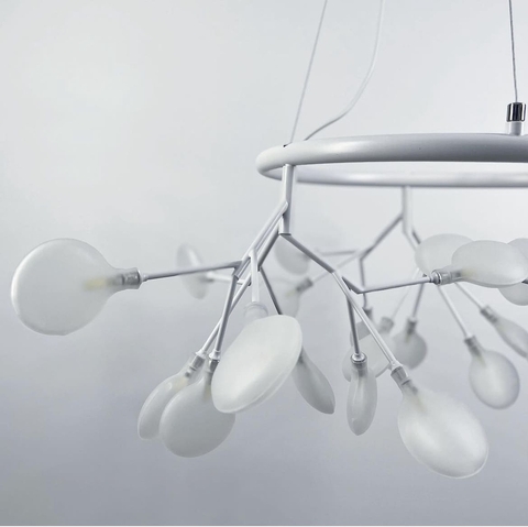 Підвісна люстра-кільце на 36 ламп в флористичних мотивах