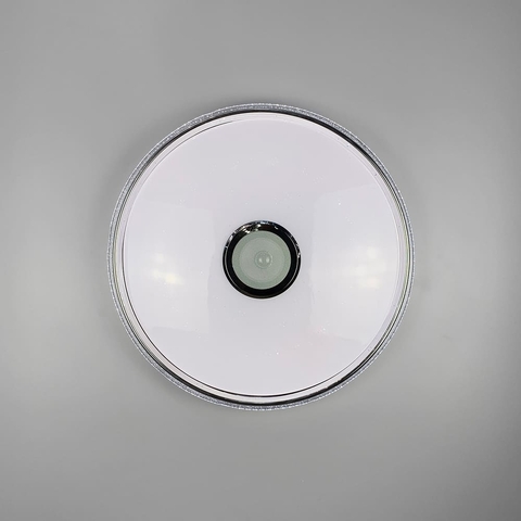 Светодиодный светильник с RGB подсветкой и Bluetooth