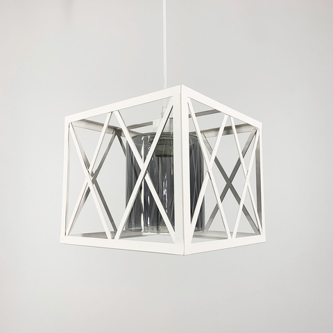 Підвісний світильник у геометричному білому каркасі