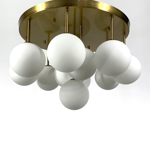 Стельова золота люстра на 11 матових плафонів