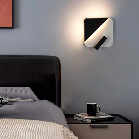 Настінний білий з чорним квадратний світильник із спотом