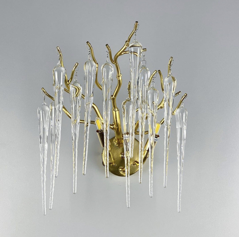 Бра в естественных мотивах со стеклянными бурулями в корпусе золото