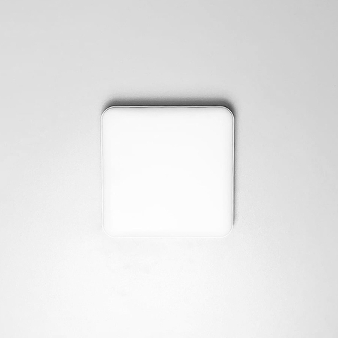 Накладний світильник квадратної форми 18*18 см