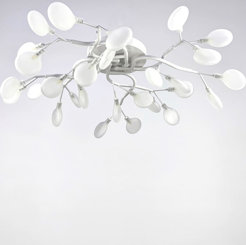  Стельова люстра з плафонами-пелюстками на 28 ламп в білому корпусі 