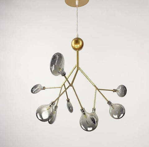 Світильник з імітацією гілочки у золотому корпусі із графітовими плафонами