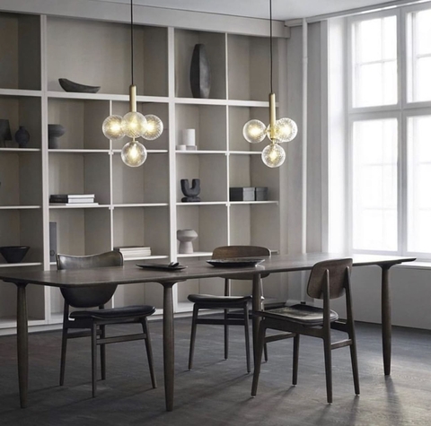 Люстра на 4 білих матових або прозорих плафонів 