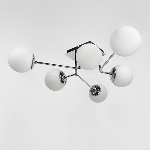 Сучасна стельова люстра в хромі на 6 білих плафонів