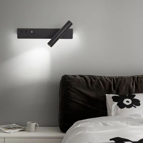 Чорне бра з поворотним спотом справа + розʼєм Type-C