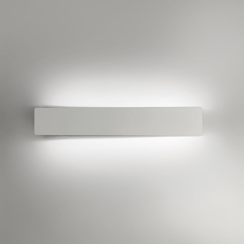 Белое минималистическое регулирующее бра 49х8 см