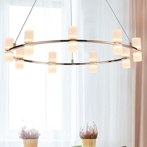 Сучасна підвісна люстра з мініатюрними плафонами