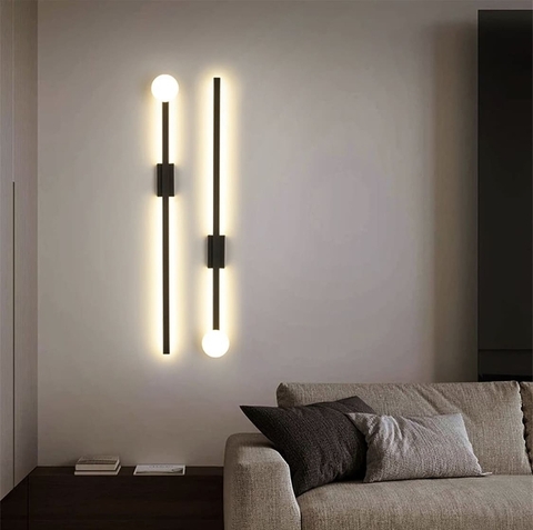 Мінімалістичне видовжене бра з білим плафоном 60 см