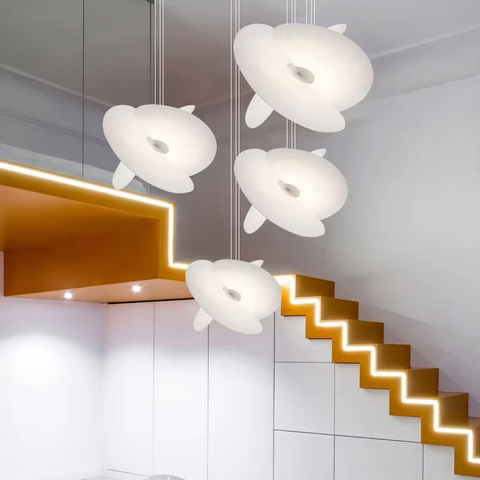 Футуристическая люстра в белом корпусе Ø 30 см