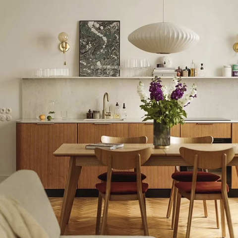 Светильник с белым абажуром 33х16 см