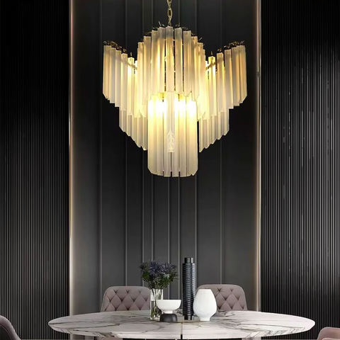 Вишукана латунна люстра із матовими скляними підвісками Ø 60 см