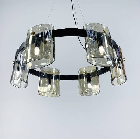 Подвесная люстра в черном цвете с янтарными пластинами