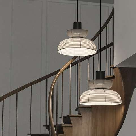 Люстра у чорному корпусі з білим абажуром Ø 50 см