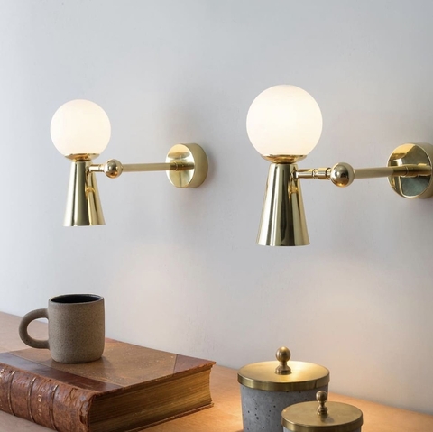 Золоте бра ABELINA на два джерела світла із білим плафоном