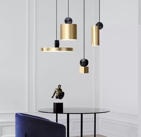 Серія сучасних світильників в корпусі латунь з фурнітурою чорного кольору 