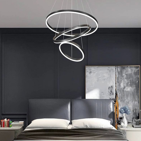 Підвісна люстра у чорному корпусі на три кільця 60, 50 та 40 см