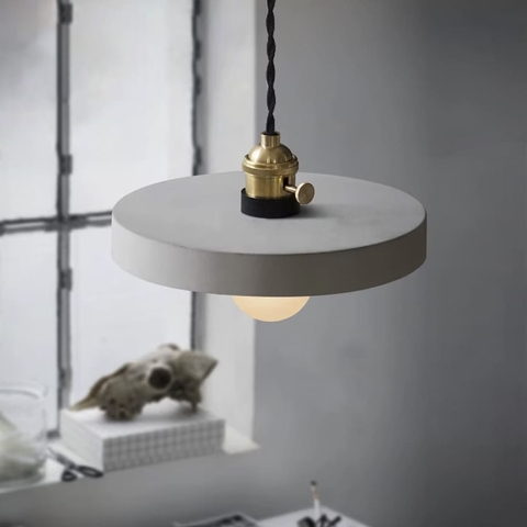 Підвіс у латунному корпусі із бетонним плафоном 20х3 см 