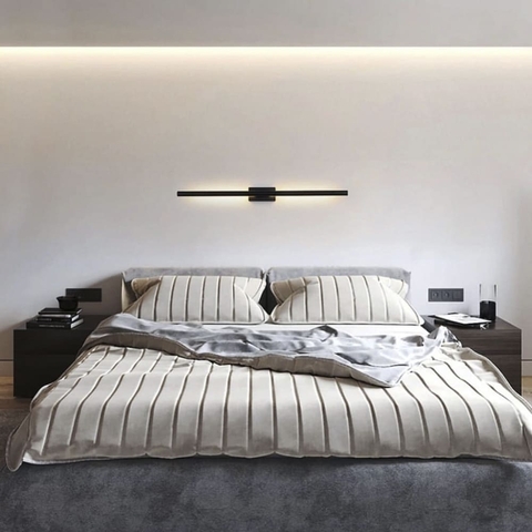 Минималистичный черный настенный светильник в корпусе 80 см