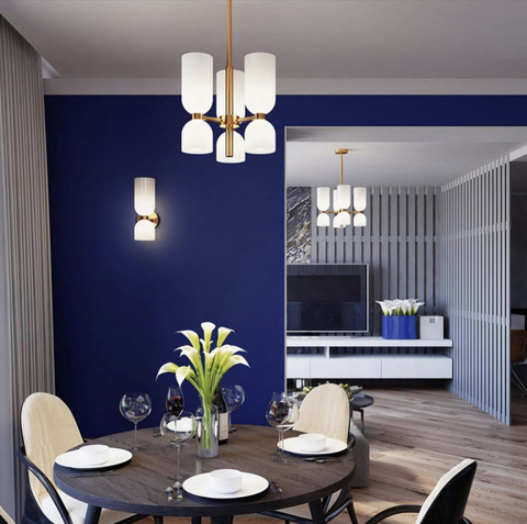 Люстра в корпусі латунь з видовженими матовими плафонами 