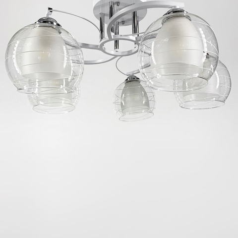 Потолочная люстра в белом корпусе на 5 двойных плафонов Ø 55 см