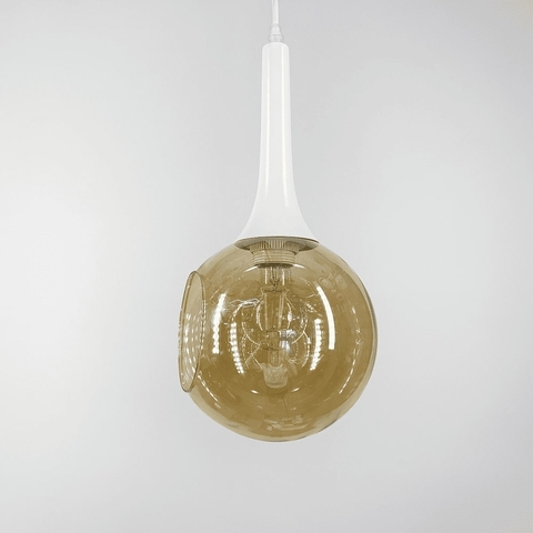 Світильник в білому корпусі з відкритим янтарним плафоном