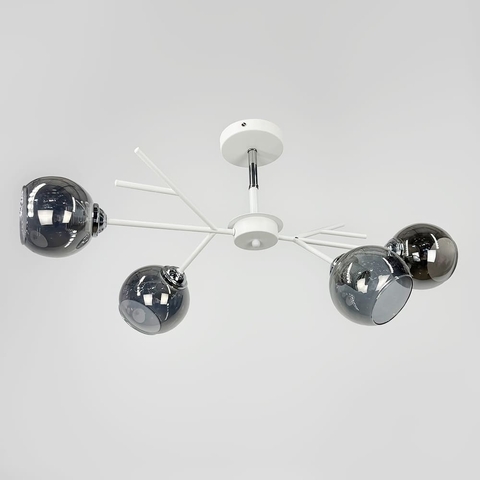 Люстра на 4 графітових плафони в білому корпусі 75х22 см