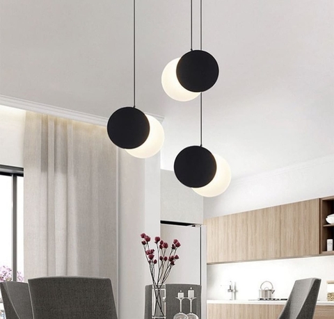 Сучасний підвісний світильник, наче місячне затемнення 18х23 см